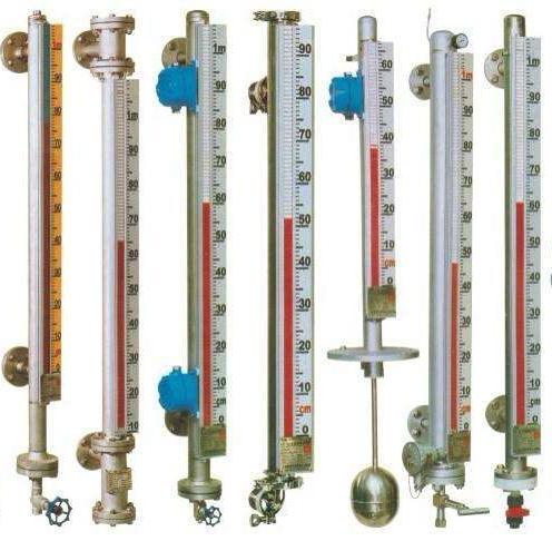 Magnetic flap level gauge